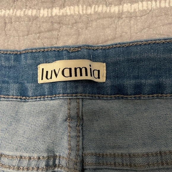 luvamia Women Casual High Waisted Denim Shorts Frayed Raw Hem Ripped Jeans Short - Picture 5 of 6